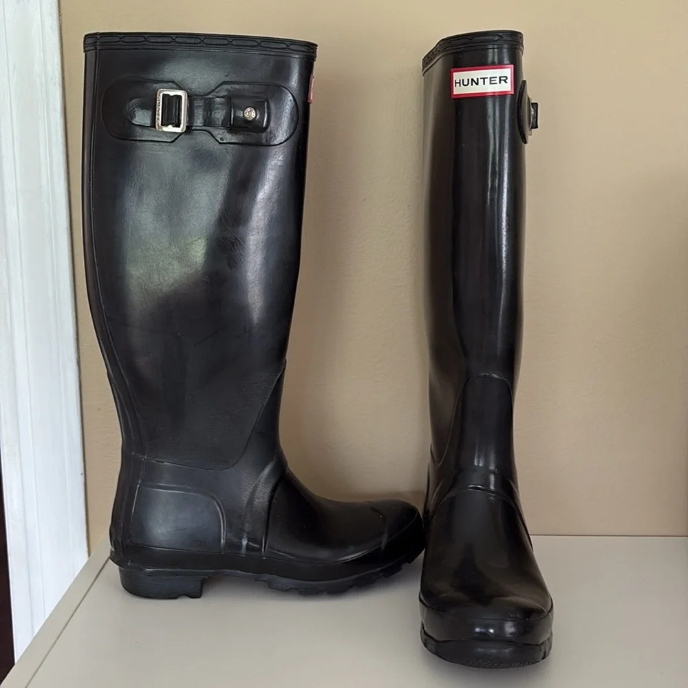 Hunter Rain Boots - Picture 2 of 9